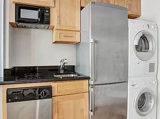 451 W 50th St #4R, New York, NY 10019