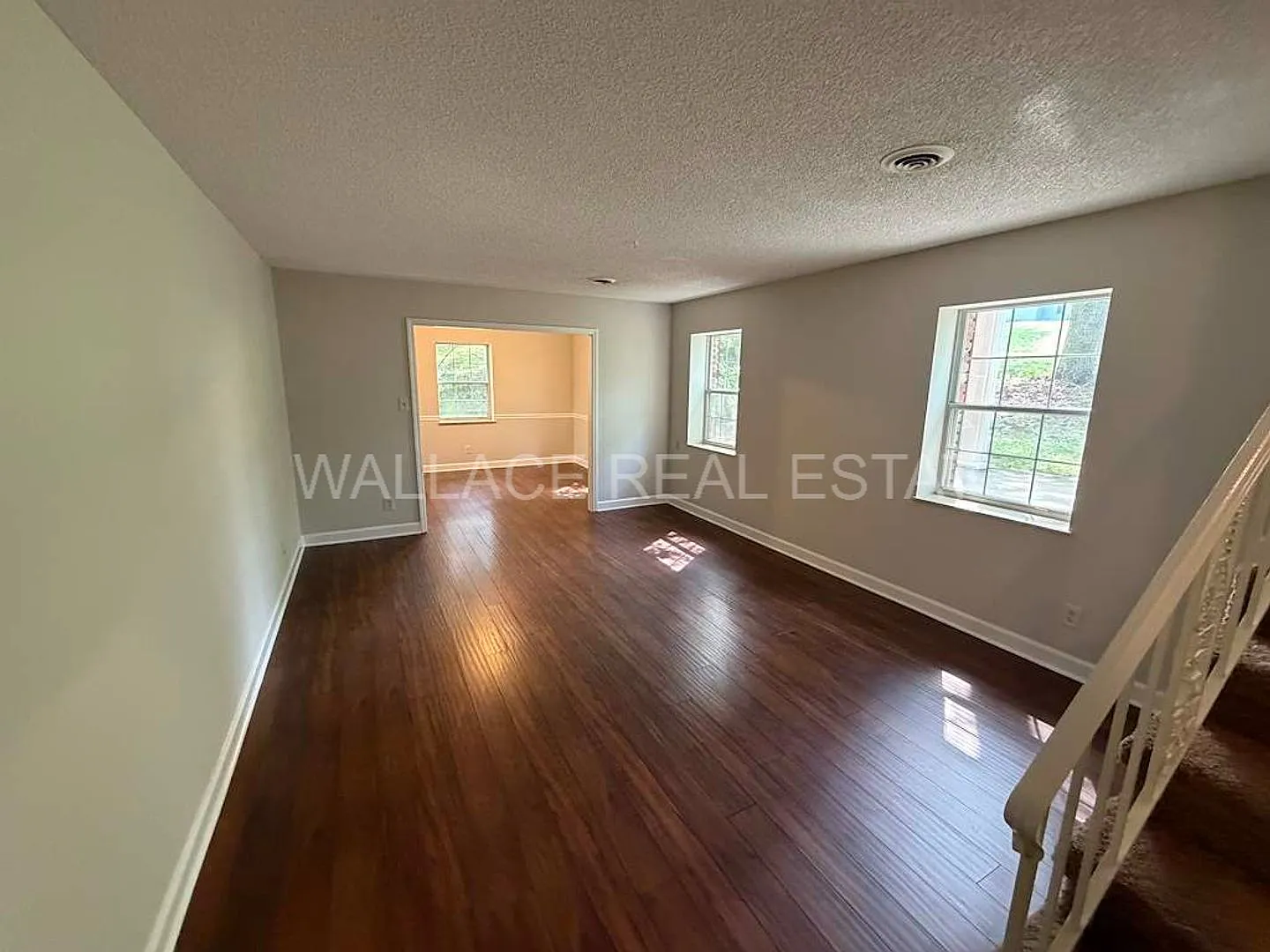 New Rental Rate...Farragut Living Offering 4 Bedrooms And 3.5 Baths With Nice Sun Porch — Photo 4