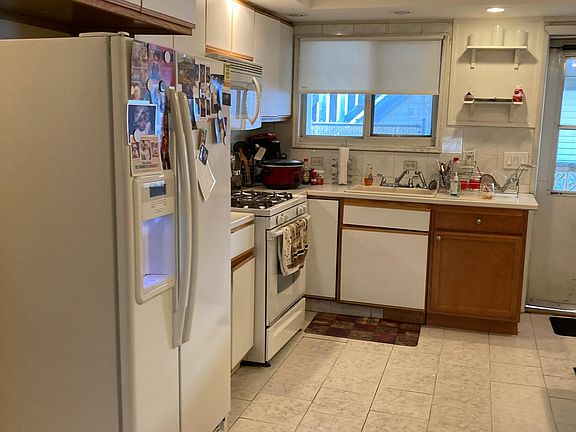 2nd image of 108 Brook Ave Floor 1