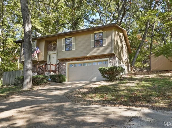 5050 Schumacher Rd, High Ridge, MO 63049