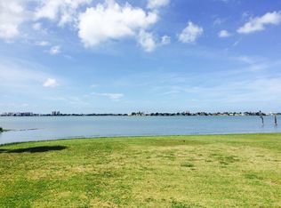 1338 Park St N, Saint Petersburg, FL 33710