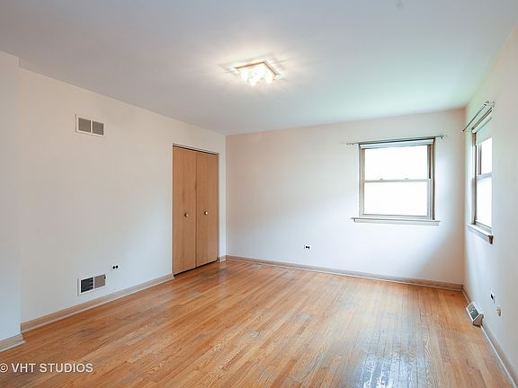 5th image of 706 W Courtland Cir