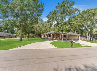 318 Shawnee Dr, Montgomery, TX 77316