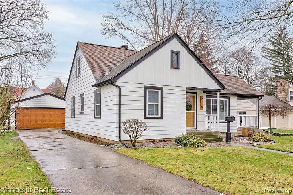 215 Trinklein St, Frankenmuth, MI 48734 Zillow