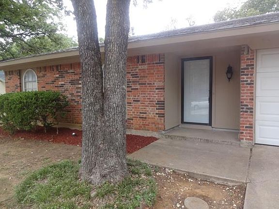3rd image of 6708 Trailwood Dr
