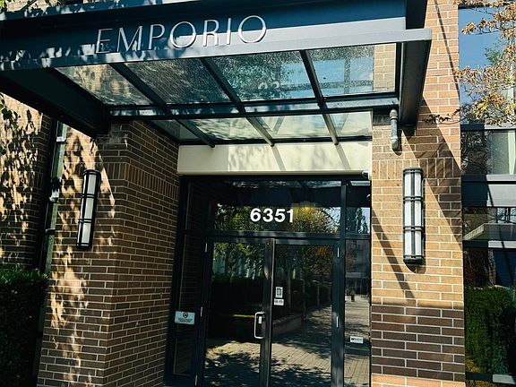 4th image of 6351 Buswell St #505