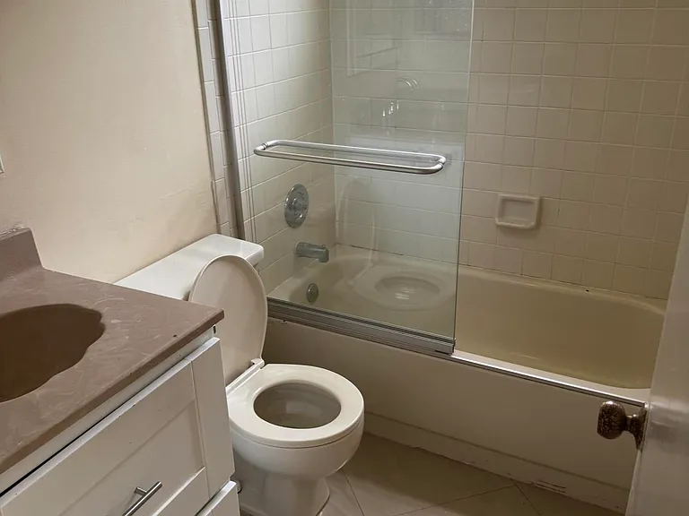 9921 Three Lakes Cir #9921 — Photo 19