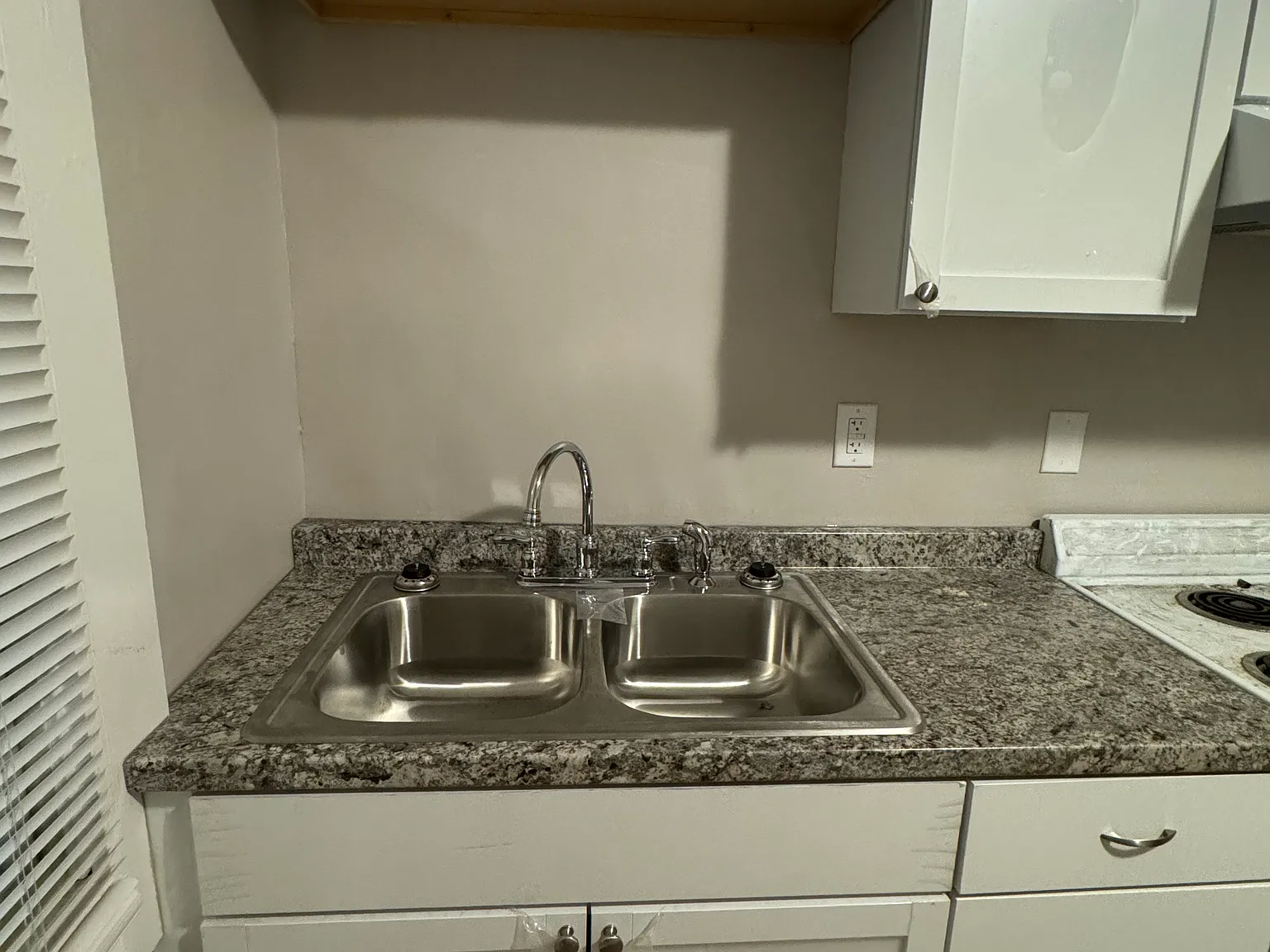1817 Whitehall St — Photo 2