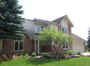 5094 Crowfoot Dr, Troy, MI 48085