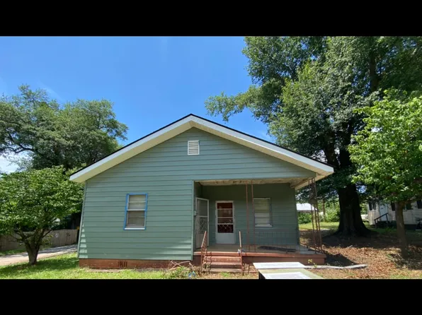 23 Lonsdale St, Seneca, SC 29678