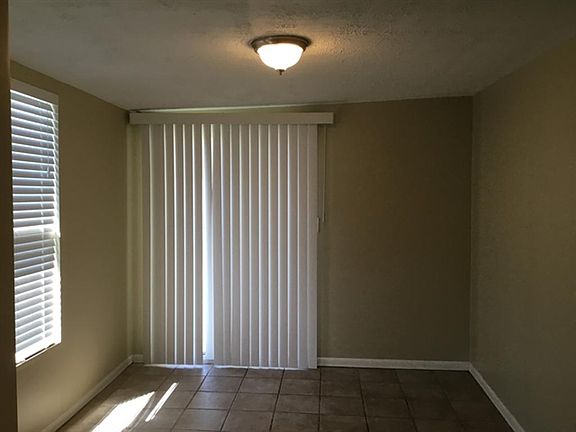 3rd image of 104 Avenue St