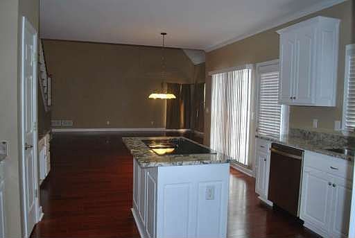 4th image of 1995 Fairway Close Ter