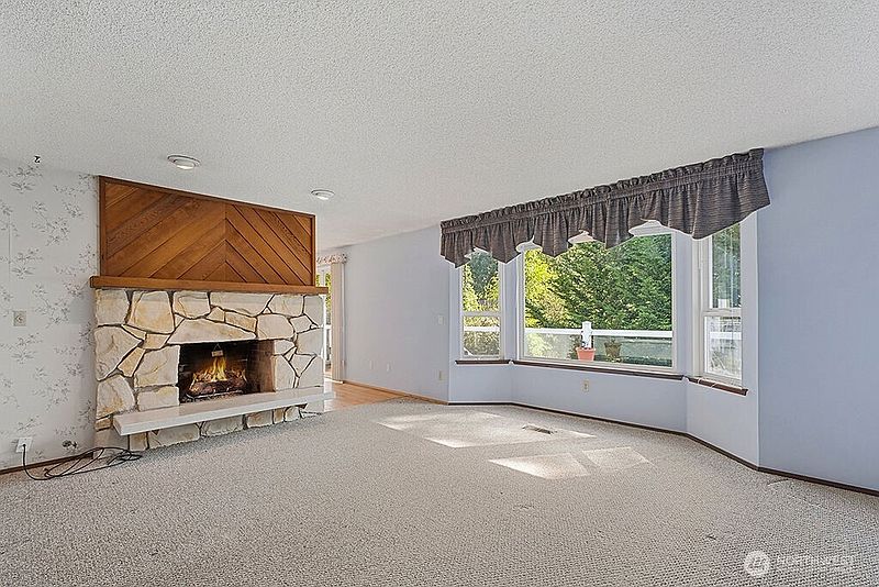 4th image of 11213 98th Avenue SW