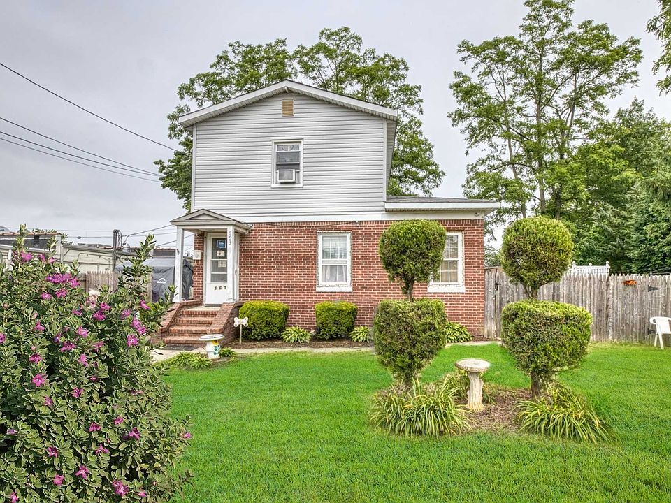 1st image of 863 Keith Ln