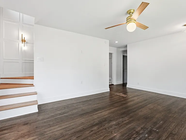1117 Weems St — Photo 3
