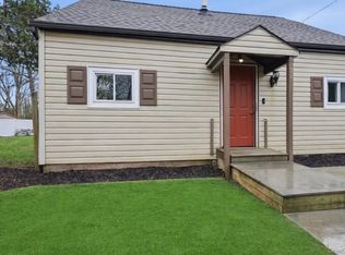 20 Wheat Path Rd W, Mount Sinai, NY 11766