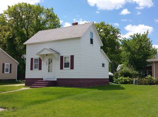 303 E 2nd Ave S, Cavalier, ND 58220
