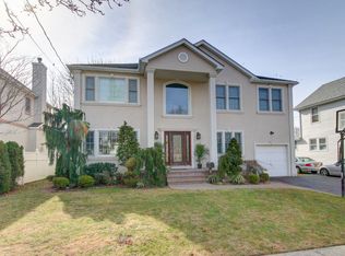 82 Broadway, New Hyde Park, NY 11040