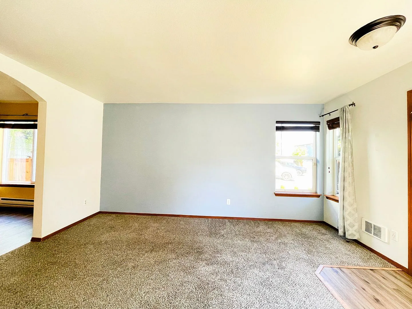 Beautiful home in Lake Stevens(Move in bonus!) — Photo 3