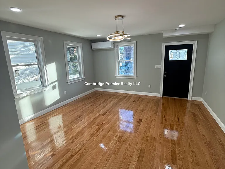 8 Brentwood St #1 — Photo 10