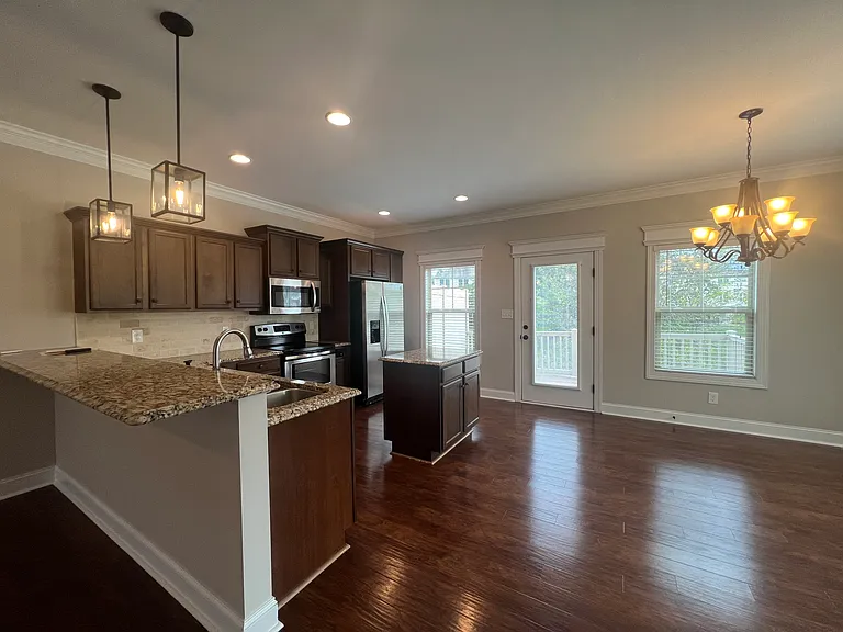 Mallard Ln — Photo 7