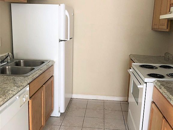 2nd image of 772 Coolwood Dr Unit A