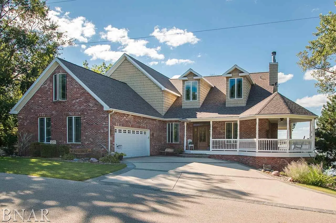 25360 Hiawatha Ln photo 1
