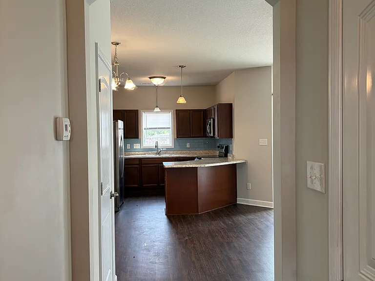 408 Vandemere Ct — Photo 9