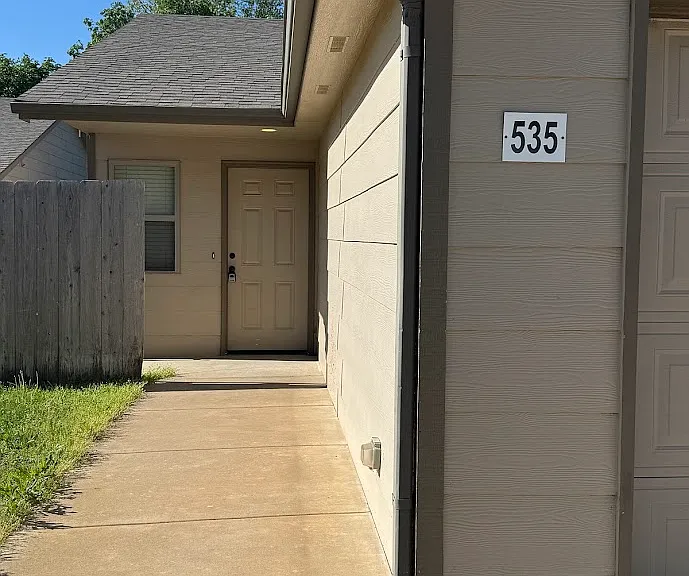 535 W Meadow Creek Cir — Photo 2