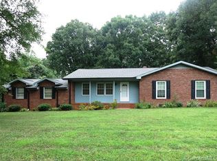 116 Robertson Rd, Statesville, NC 28625