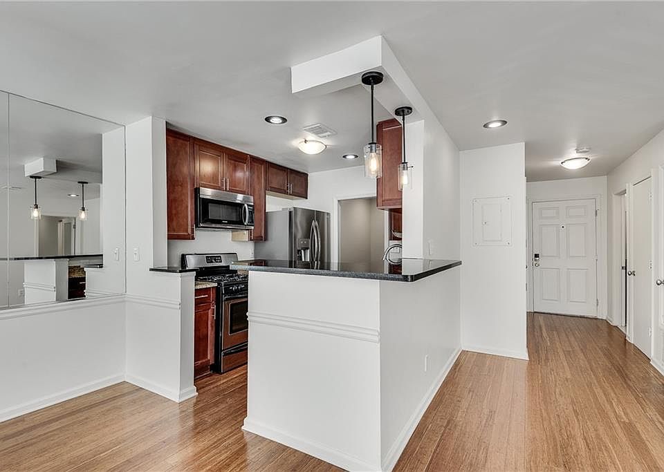 1st image of 244 13th St NE APT 118
