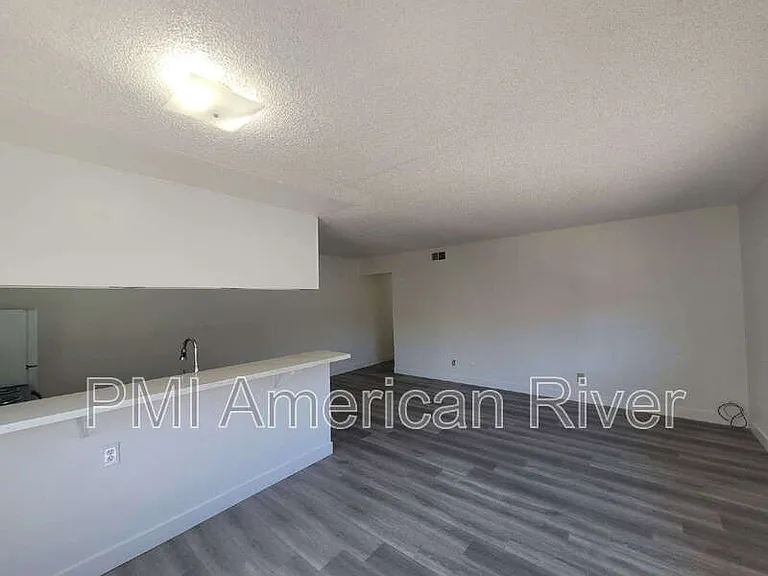75 Nedra Ct #4 — Photo 4