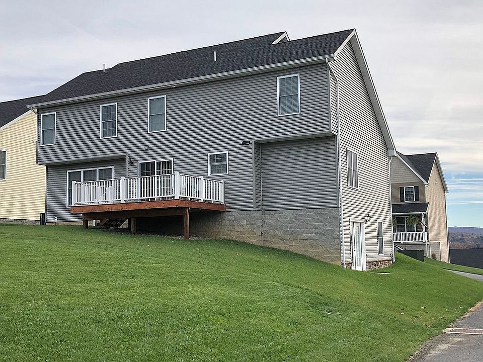 2nd image of 26 Amber Ridge Dr