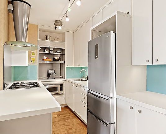 3rd image of 63 E 9th St APT 7A