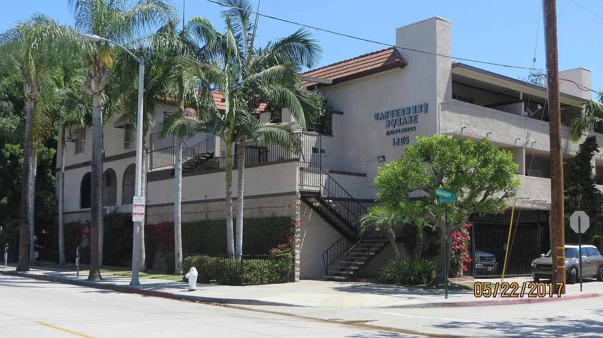 Building Photo - 1205 N Ross St #3