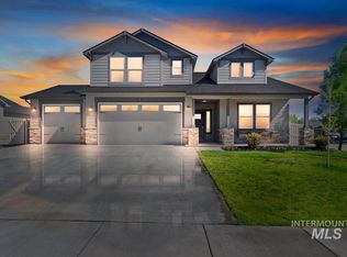 998 W Blue Downs St, Meridian, ID 83642