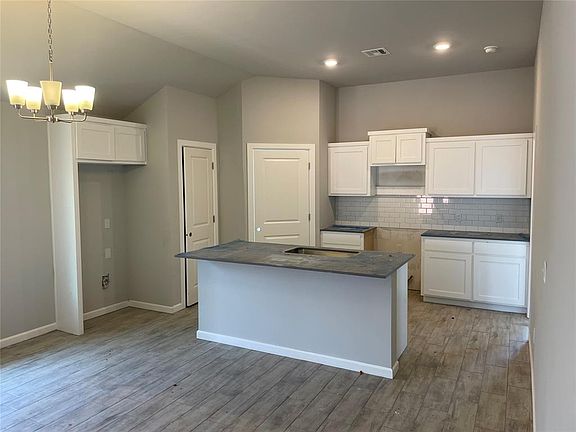 4th image of 4617 Prominence Dr