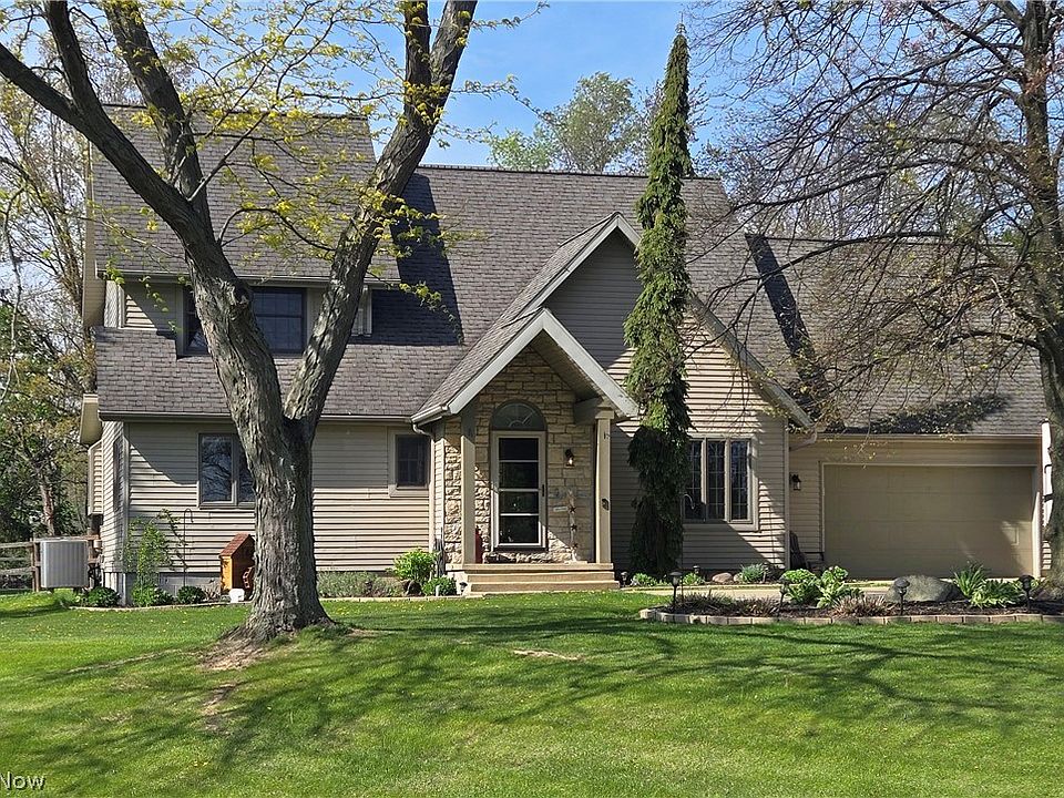 1st image of 8113 Darrow Rd