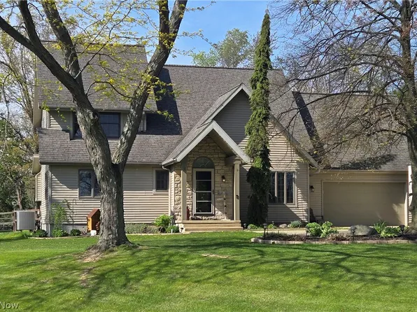 8113 Darrow Rd, Huron, OH 44839