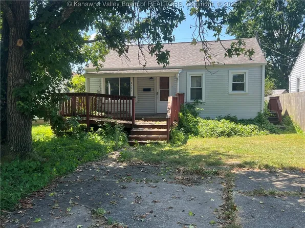 2121 Wilson Ave, Saint Albans, WV 25177