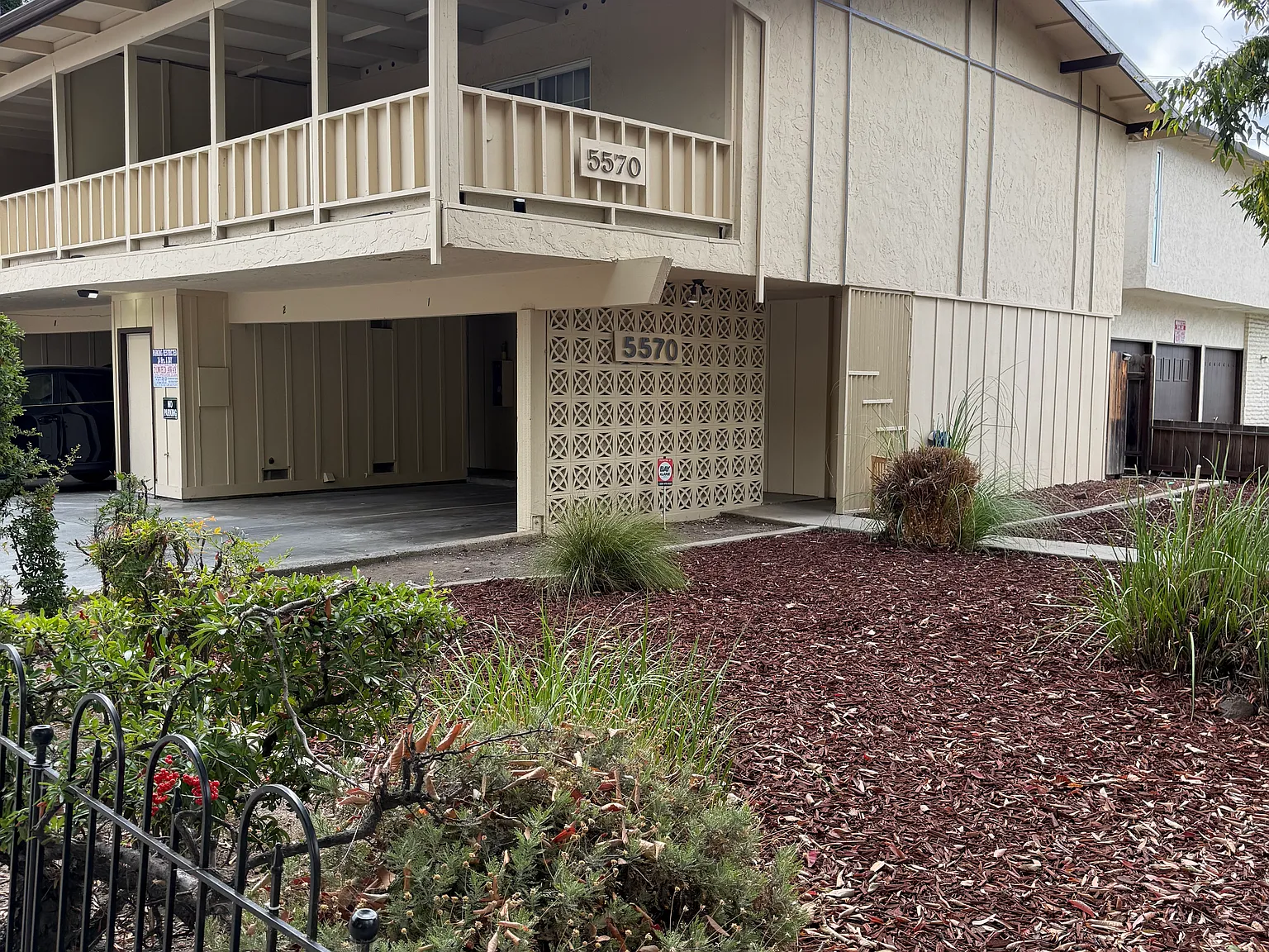 3 bed, 1000 sqft, $3,200 — Photo 1