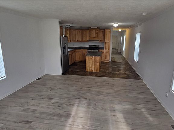 3rd image of 107 Brodview Ln