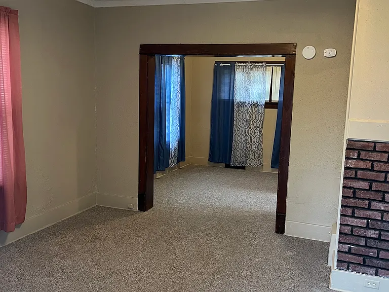 803 Caroline St — Photo 2