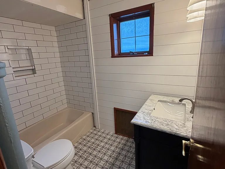 917 Taylor Ave — Photo 15