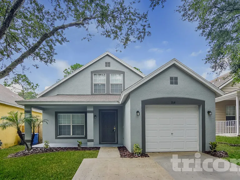 914 Cape Cod Cir — Photo 2