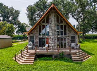 4877 Lake Shore Dr, Tekamah, NE 68061