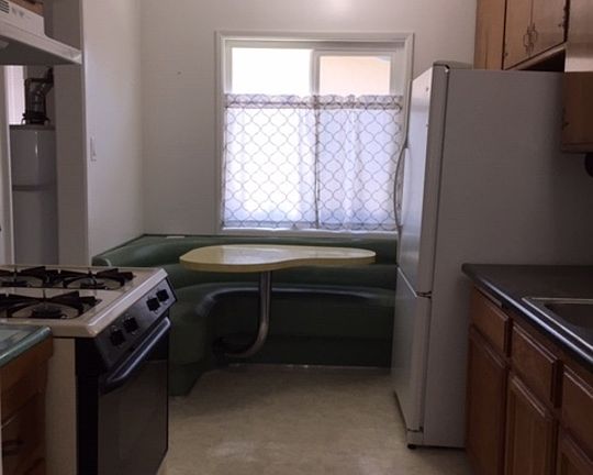 5th image of 4827 Bartlett Ave
