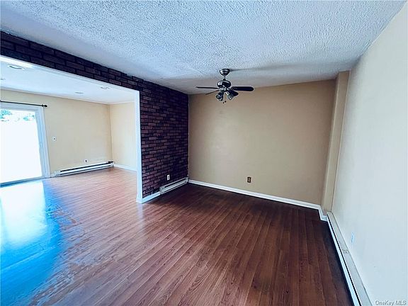 5th image of 218 Country Club Dr