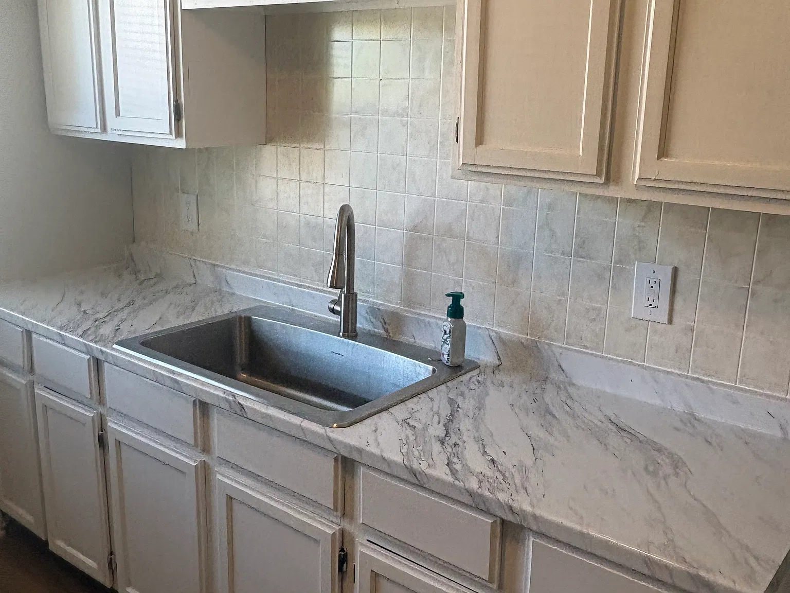 1 bed, 700 sqft, $900 — Photo 3