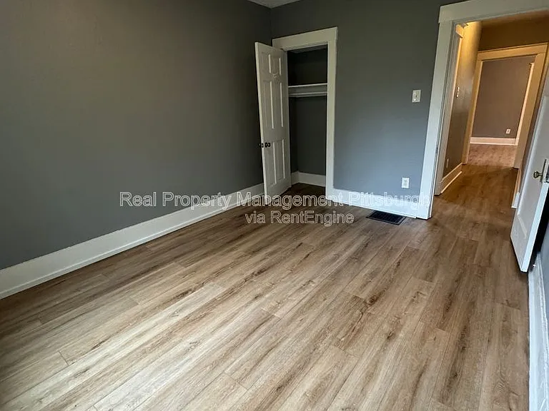 311 W Burgess St #1 — Photo 8